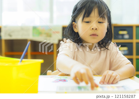 絵画教室　学童保育イメージ 121158287