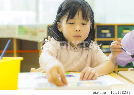 絵画教室　学童保育イメージ 121158288