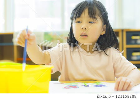 絵画教室　学童保育イメージ 121158289