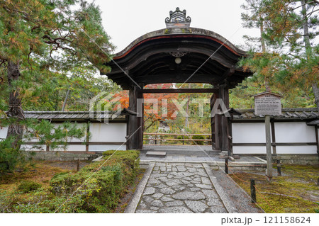 徳川家康の遺髪を祀る東照宮が境内にある京都・南禅寺の金地院 徳川家康の遺髪を祀る東照宮が境内にある京都・南禅寺の金地院 121158624