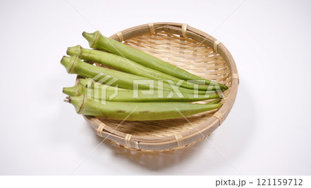 新鮮なオクラ 121159712