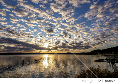 涸沼夕景と筑波山【茨城県茨城町親沢の鼻側】 涸沼夕景と筑波山【茨城県茨城町親沢の鼻側】 121160657
