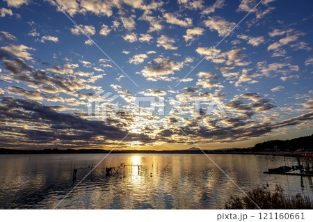 涸沼夕景と筑波山【茨城県茨城町親沢の鼻側】 涸沼夕景と筑波山【茨城県茨城町親沢の鼻側】 121160661