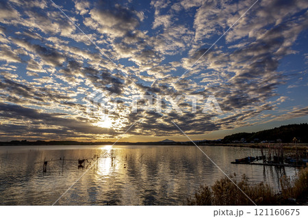 涸沼夕景と筑波山【茨城県茨城町親沢の鼻側】 涸沼夕景と筑波山【茨城県茨城町親沢の鼻側】 121160675