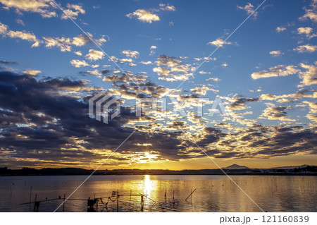 涸沼夕景と筑波山【茨城県茨城町親沢の鼻側】 涸沼夕景と筑波山【茨城県茨城町親沢の鼻側】 121160839