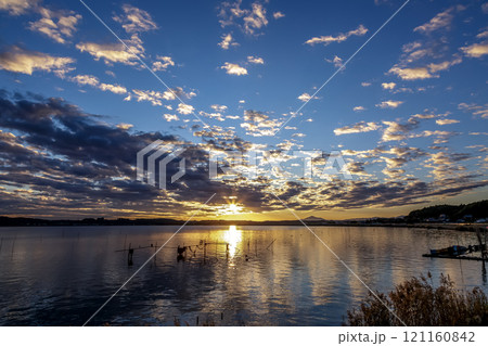 涸沼夕景と筑波山【茨城県茨城町親沢の鼻側】 涸沼夕景と筑波山【茨城県茨城町親沢の鼻側】 121160842