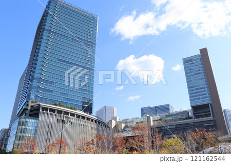 大阪駅　梅田　オフィスビル　グラングリーン大阪　デートスポット　大阪関西万博　グランフロント大阪 121162544