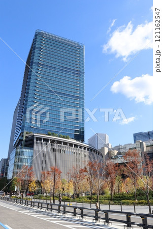 大阪駅　梅田　オフィスビル　グラングリーン大阪　デートスポット　大阪関西万博　グランフロント大阪 121162547