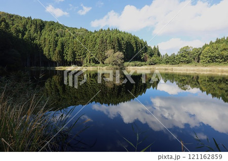 山辺赤人の墓 121162859