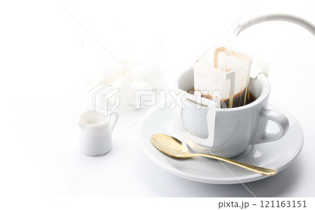 ドリップバックでコーヒーを淹れる ドリップバックでコーヒーを淹れる 121163151