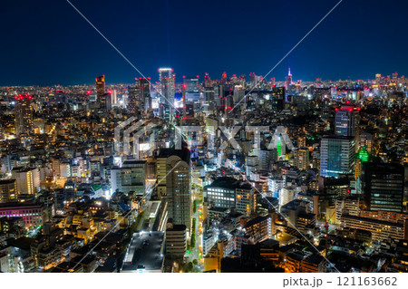 東京都 恵比寿ガーデンプレイスタワーから見る渋谷方面の夜景 東京都 恵比寿ガーデンプレイスタワーから見る渋谷方面の夜景 121163662