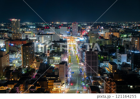 群馬県高崎市 高崎市役所の展望台から見る高崎駅方面の夜景 群馬県高崎市 高崎市役所の展望台から見る高崎駅方面の夜景 121164255
