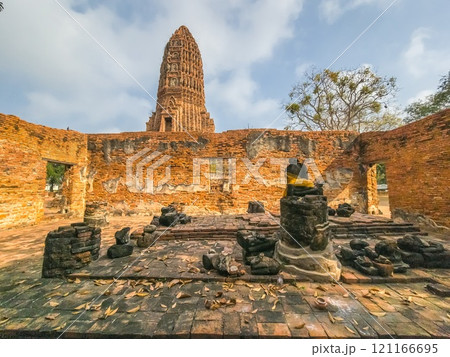Wat Worachet ancient ruin temple in Ayutthaya, Thailand Wat Worachet ancient ruin temple in Ayutthaya, Thailand 121166695