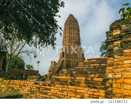 Wat Worachet ancient ruin temple in Ayutthaya, Thailand Wat Worachet ancient ruin temple in Ayutthaya, Thailand 121166711
