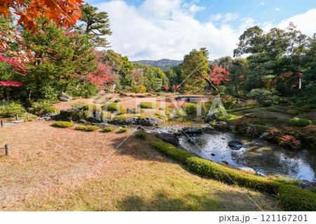 ロシア外交の歴史的会議の舞台「無鄰菴」(近代日本庭園の傑作・国の名勝指定) ロシア外交の歴史的会議の舞台「無鄰菴」(近代日本庭園の傑作・国の名勝指定) 121167201