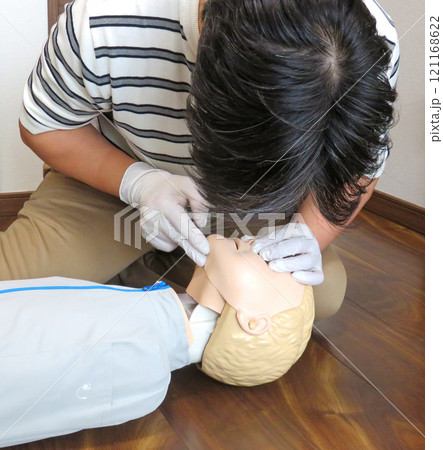 人口呼吸の練習 121168622