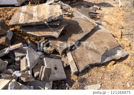 解体工事で発生するコンクリートがら 121168875