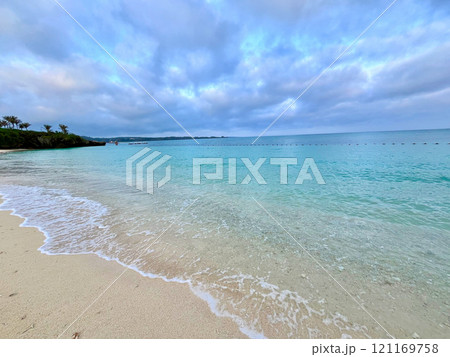 綺麗な沖縄のビーチ 121169758