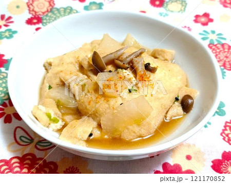 家庭料理の油揚げの袋煮 121170852