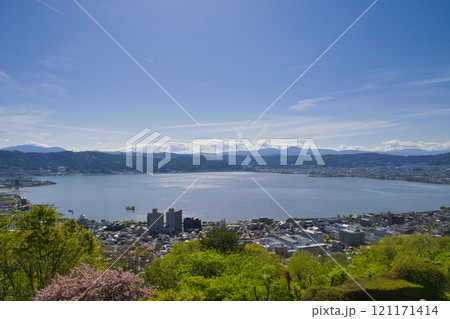 【長野県】立石公園から眺める諏訪湖 121171414