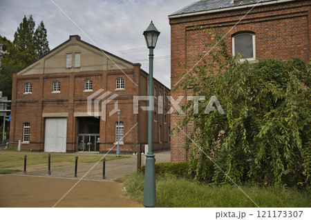 舞鶴赤れんがパーク 赤れんが倉庫とガス灯1 舞鶴赤れんがパーク 赤れんが倉庫とガス灯1 121173307