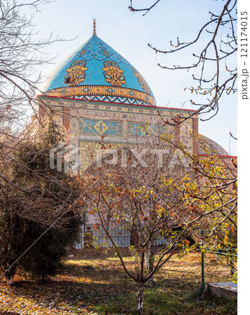view of Blue Mosque in Yerevan from inner park 121174015