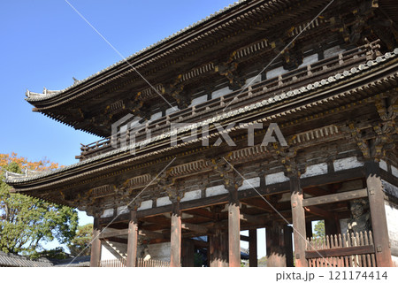 世界遺産仁和寺　二王門【重要文化財】 121174414