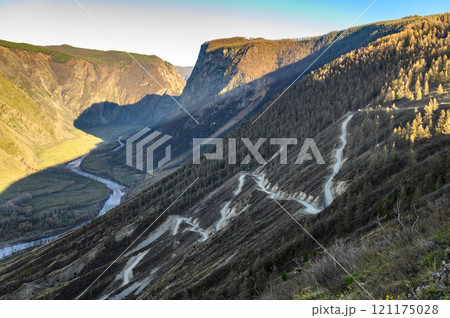 Picturesque view from the Katu-Yaryk pass to the Chulyshman River valley Picturesque view from the Katu-Yaryk pass to the Chulyshman River valley 121175028