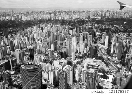 サンパウロの市街風景　空撮　ブラジル 121176557