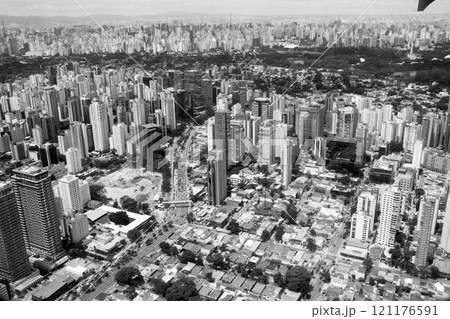 サンパウロの市街風景 空撮 ブラジル サンパウロの市街風景 空撮 ブラジル 121176591