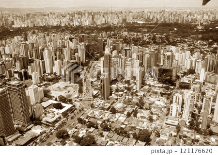 サンパウロの市街風景 空撮 ブラジル サンパウロの市街風景 空撮 ブラジル 121176620