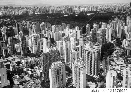 サンパウロの市街風景　空撮　ブラジル 121176932