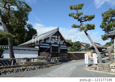 相国寺 浴室と参道 京都市上京区 相国寺 浴室と参道 京都市上京区 121177196