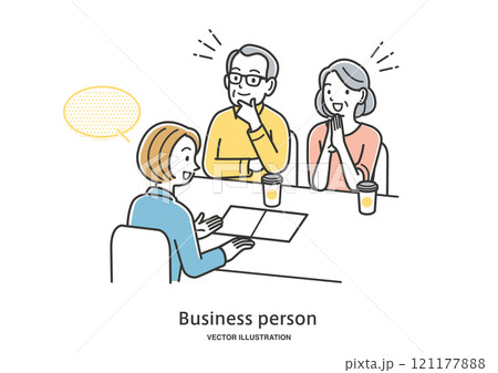 女性のアドバイザーに相談する年配の夫婦 121177888