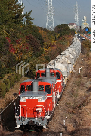 衣浦臨海鉄道_碧南線で運転されるKE65形ディーゼル機関車重連の貨物列車_2024/12/13撮影 121178433