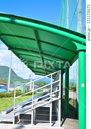 観客席 バックネット裏 野球場 沼田市運動公園 観客席 バックネット裏 野球場 沼田市運動公園 121178872