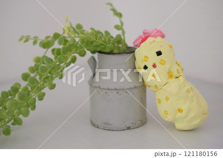 小学生が紙粘土で作ったエビフライ 121180156