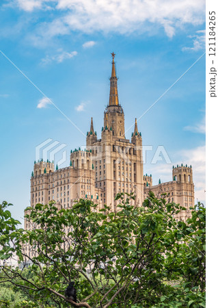 The view on the residential Stalinist high-rise building on Kudrinskaya Square. It is the one of seven Stalinist skyscrapers built in 1947-1954. 121184265