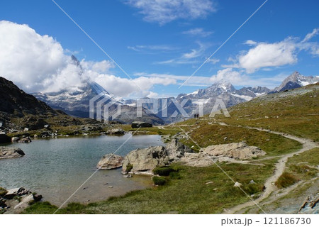 リッフェル湖の風景 スイス リッフェル湖の風景 スイス 121186730