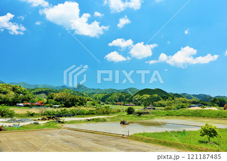 山口県 青空の田舎風景 山口県 青空の田舎風景 121187485