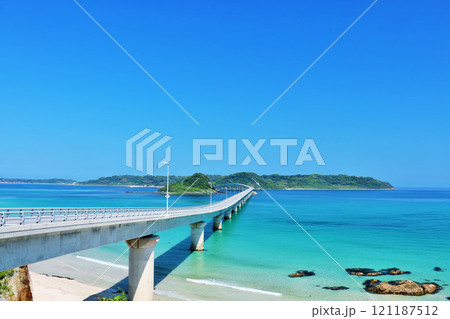 山口県 青空と海の角島大橋 山口県 青空と海の角島大橋 121187512