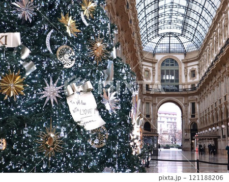 ミラノ・ガレリアのクリスマスツリー ミラノ・ガレリアのクリスマスツリー 121188206