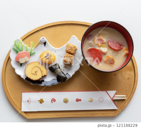 おせち料理とお雑煮 おせち料理とお雑煮 121188229