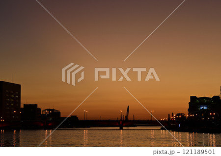 釧路川の夕焼け 釧路川の夕焼け 121189501