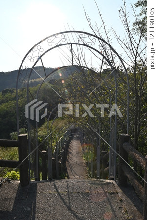墓地に続く裏道 墓地に続く裏道 121190105