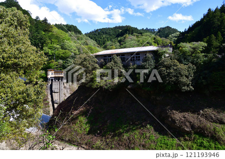 工事のために水を抜かれた鎌北湖(埼玉県入間郡毛呂山町) 工事のために水を抜かれた鎌北湖(埼玉県入間郡毛呂山町) 121193946