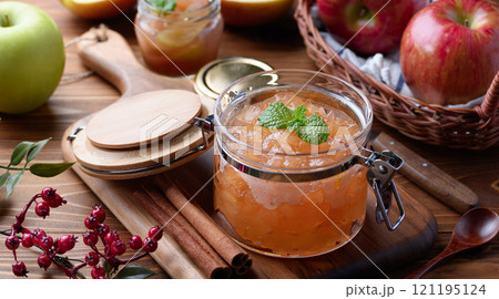 手作りの林檎ジャム 121195124