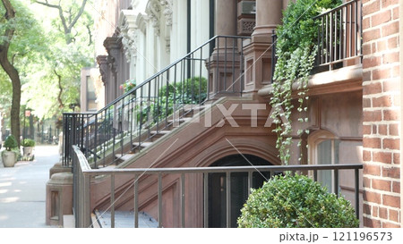 New York City townhouse building, Brooklyn Heights residential brownstone house architecture in USA. New York City townhouse building, Brooklyn Heights residential brownstone house architecture in USA. 121196573