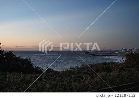 茨城　夜明け前の太平洋（日立市） 121197112