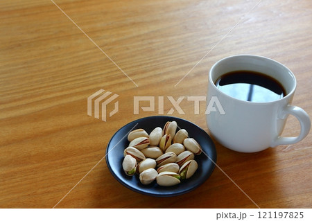 ピスタチオとコーヒー ピスタチオとコーヒー 121197825